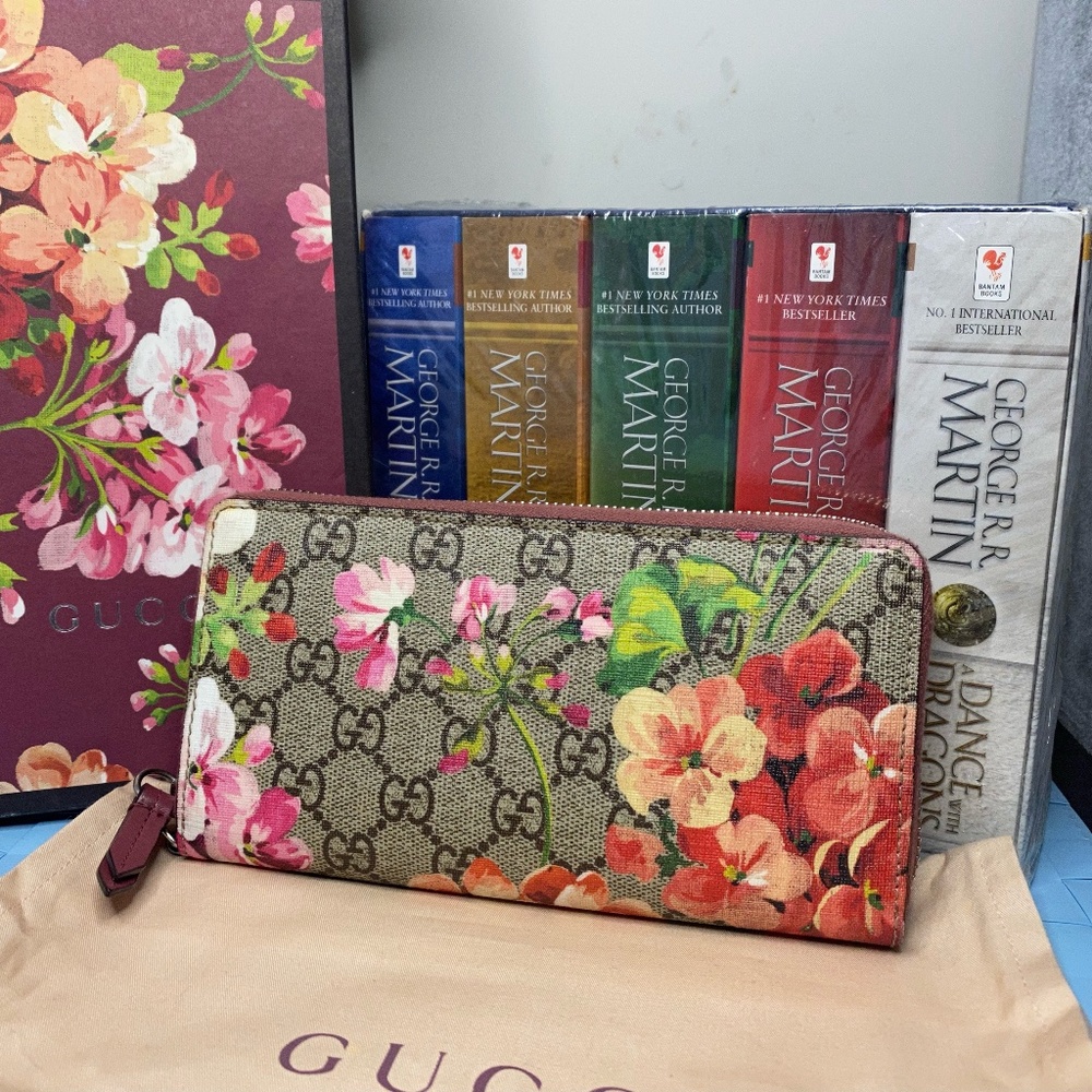 Gucci supreme blooms wallet